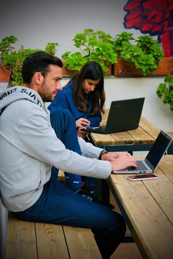Joy Setas Coworking Hostel Σεβίλλη Εξωτερικό φωτογραφία
